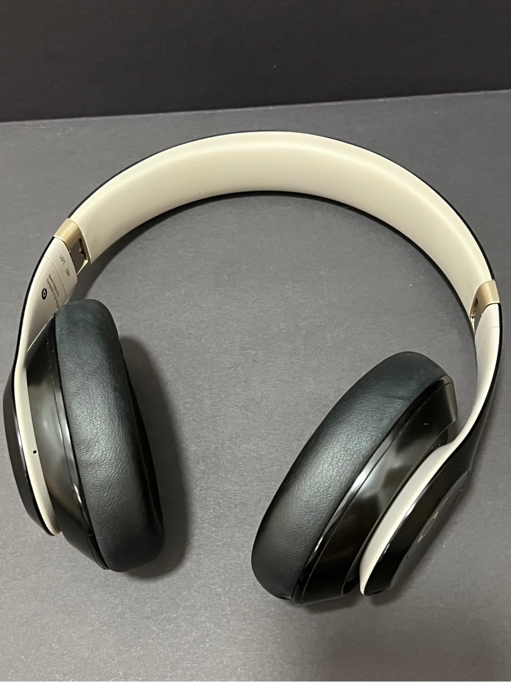 Beats Studio Pro Headphones black gold - Picture 11 of 13